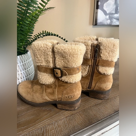 UGG Blayre Il Buckle Sheepskin Collared Boot Size 5.5 Brown Ankle Boot - Picture 5 of 13